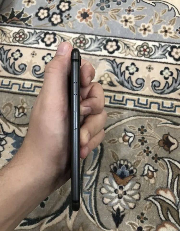 iPhone 8 (Full Sim Time & 10/10) 8