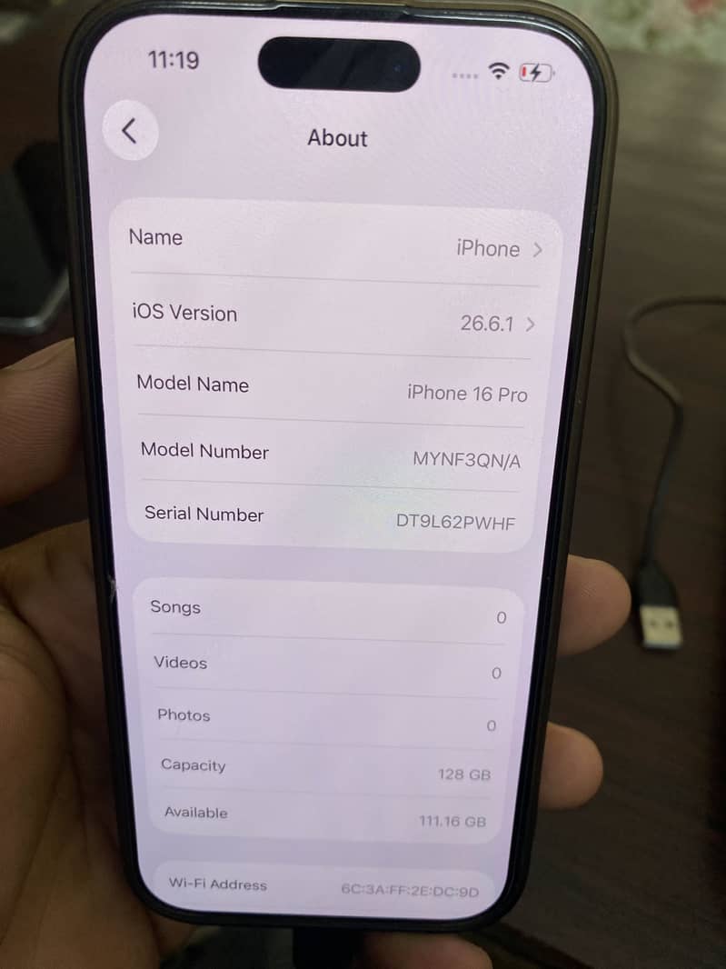 Apple iPhone 16 Pro 4