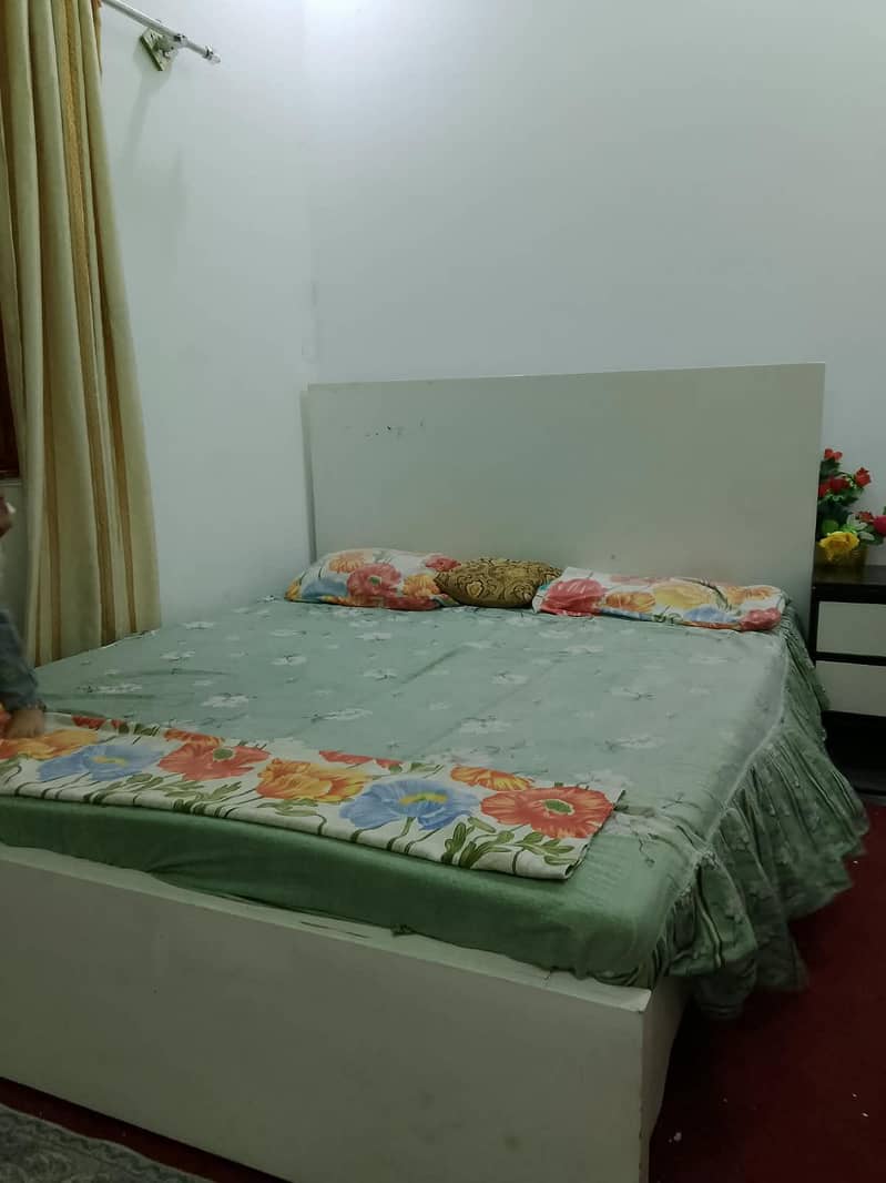 king size bed demand foam sid tabl 0