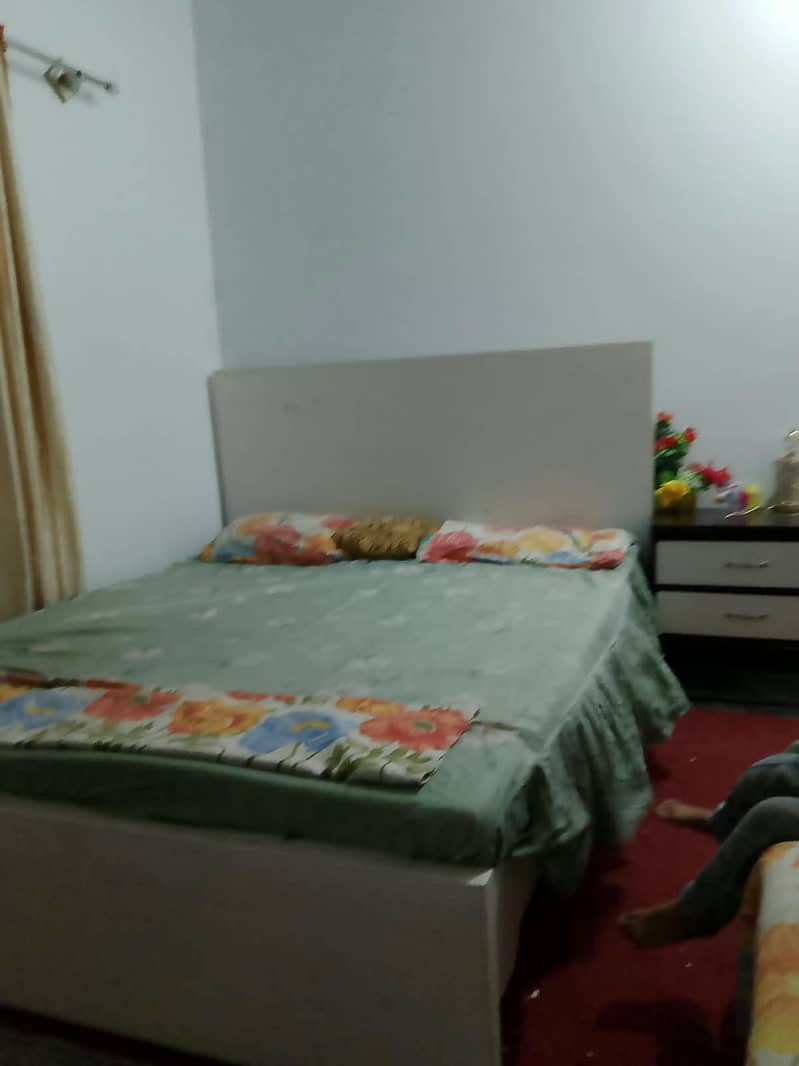 king size bed demand foam sid tabl 1