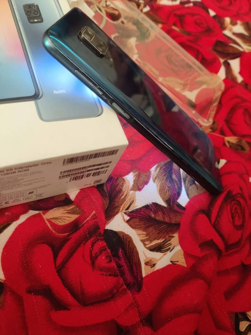 Xiaomi Redmi Note 9S 6