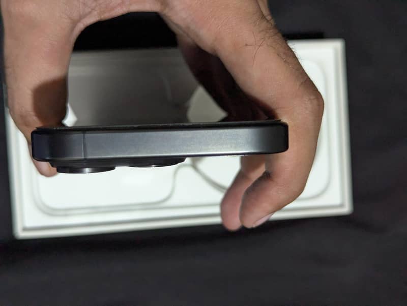 Apple iPhone 15 Pro 3