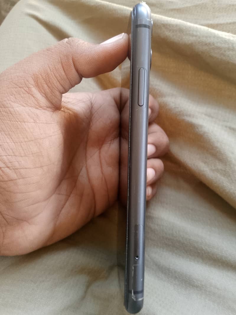 Apple iPhone 11 1