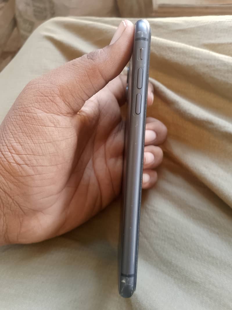 Apple iPhone 11 2