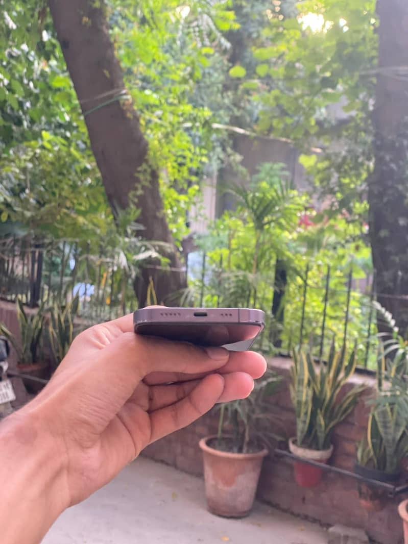 Apple iPhone 14 Pro 4
