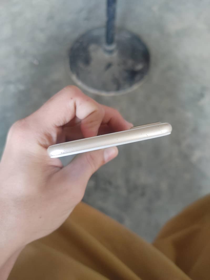 Apple iPhone 7 Plus 4