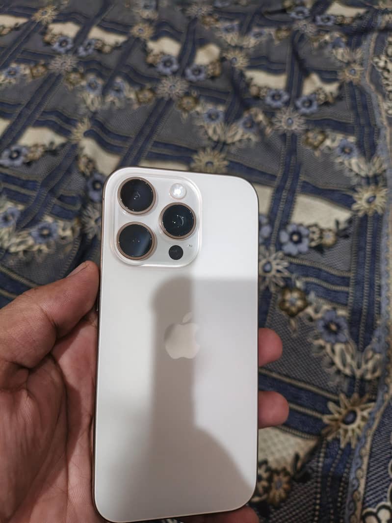Apple iPhone 16 Pro 2