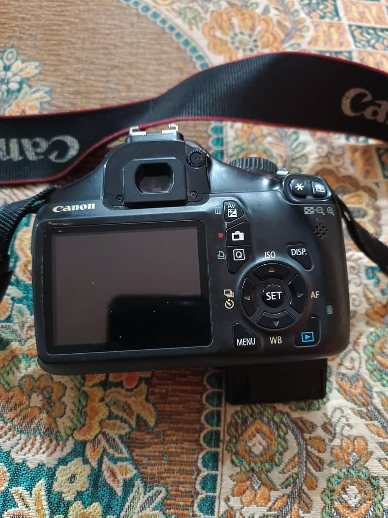 DSLR. 2