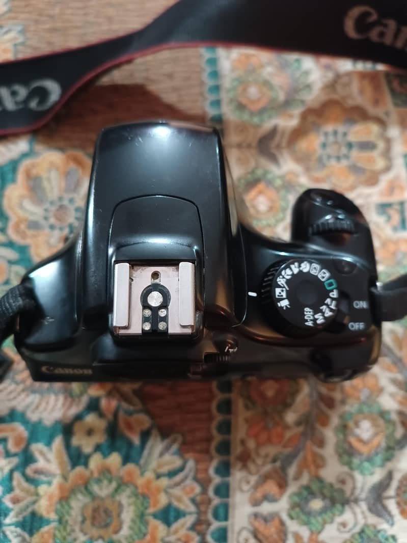 DSLR. 3