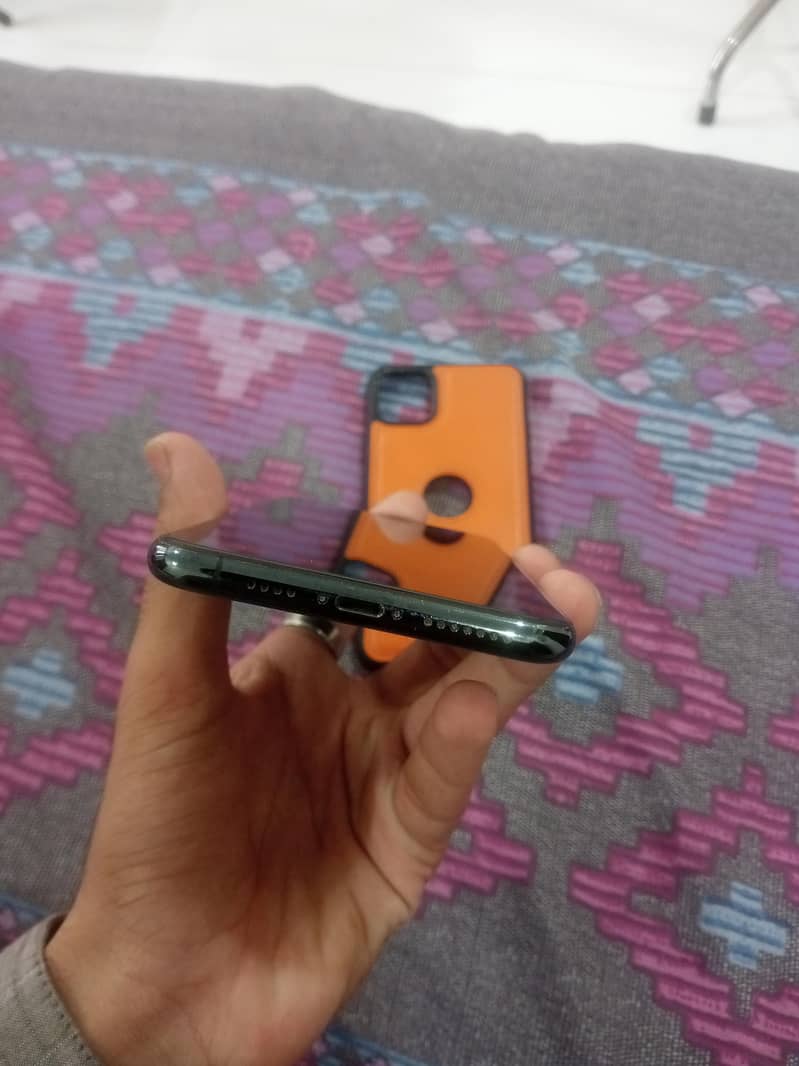 Apple iPhone 11 Pro Max 3