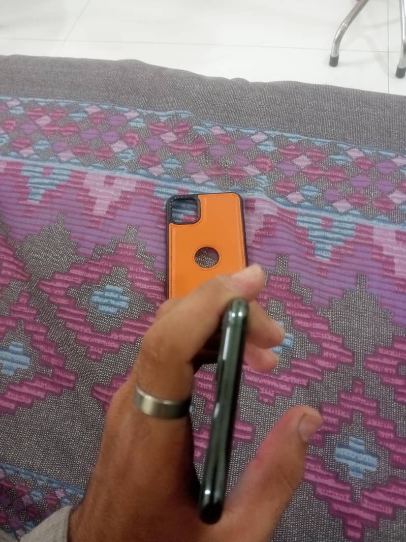Apple iPhone 11 Pro Max 5