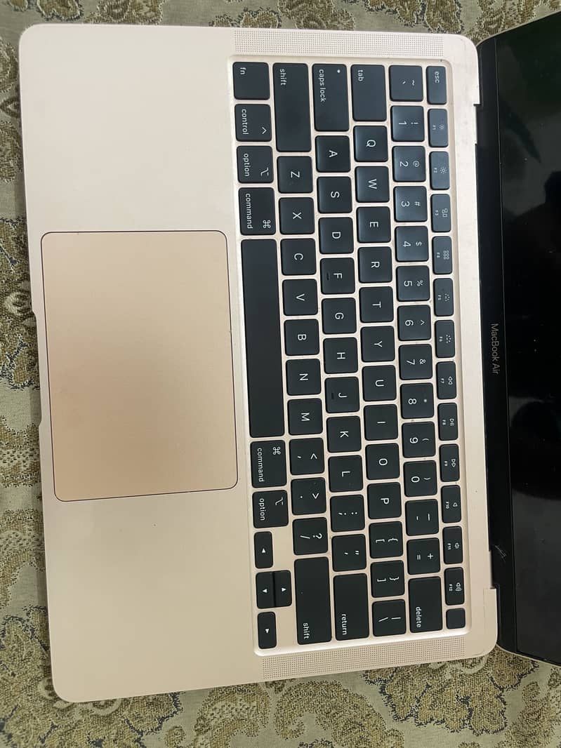 MacBook Air core i3 (2020) 2