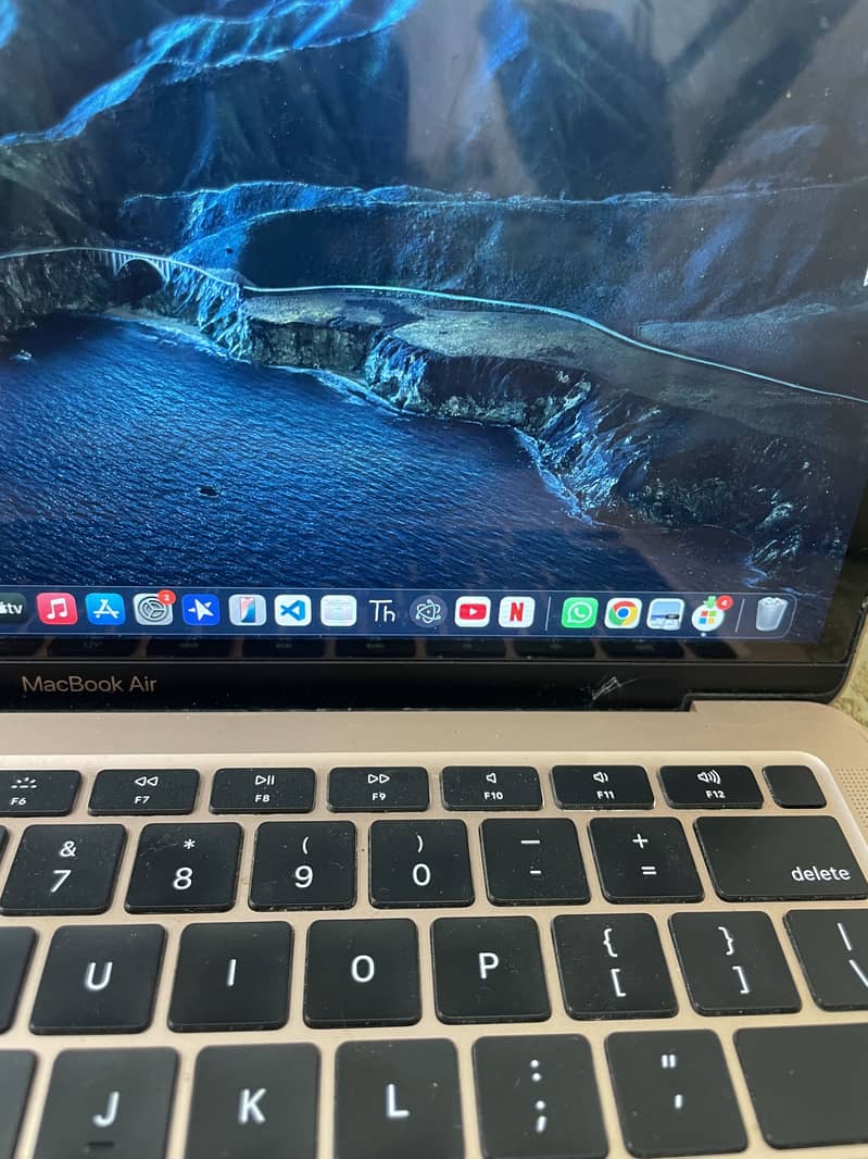 MacBook Air core i3 (2020) 5