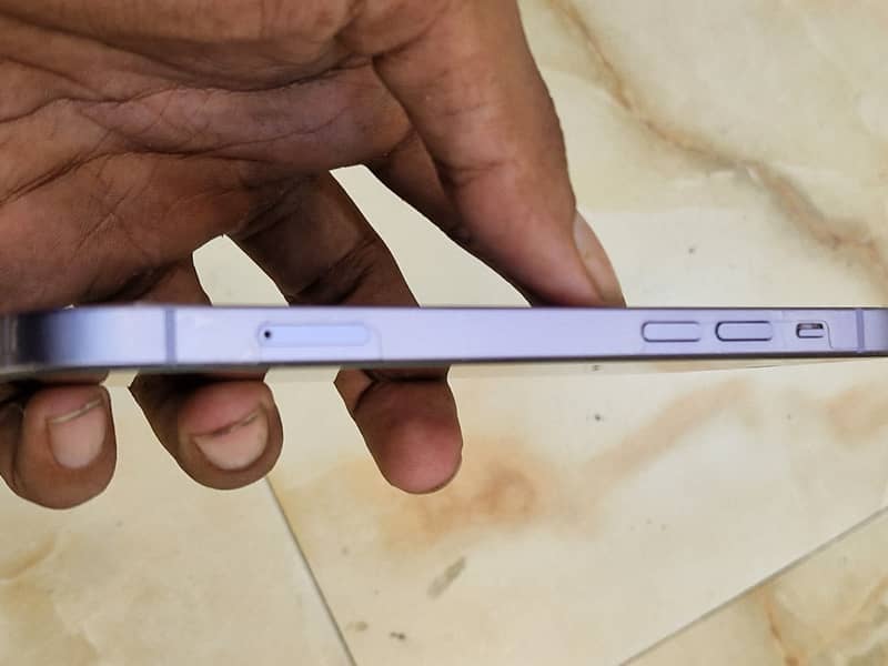 Apple iPhone 12 7