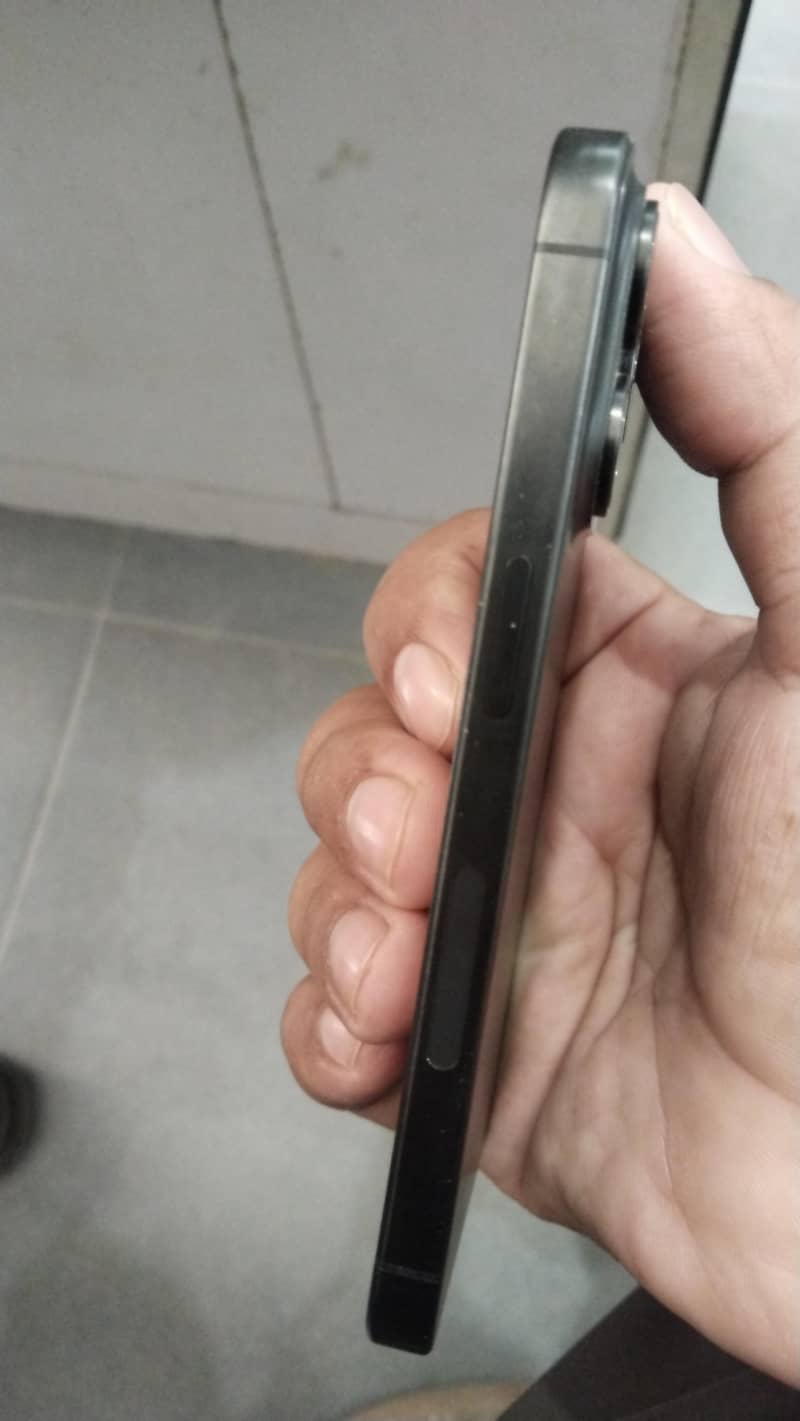 Apple iPhone 15 Pro 1