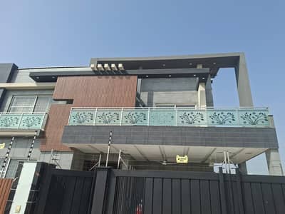 LUXURY 1ST FLOOR PORTION FOR RENT Prime Corner Location | Sector Q, DH