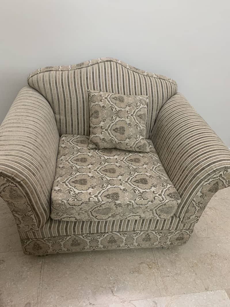 5 seater sofa 0