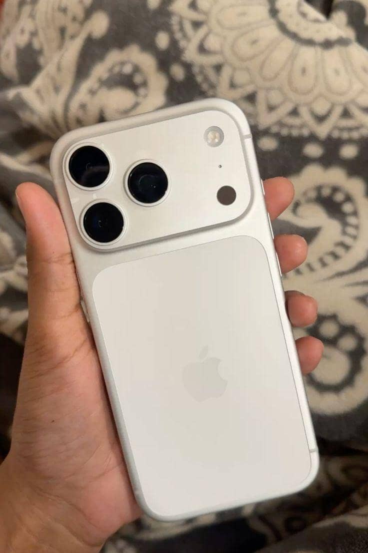 Apple iPhone 17 Pro Max 0