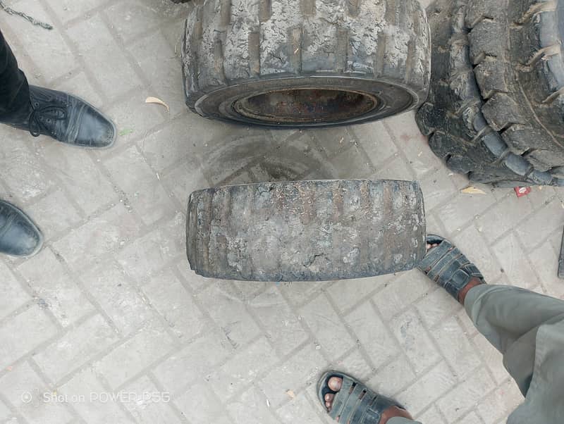 lifter tyre 1
