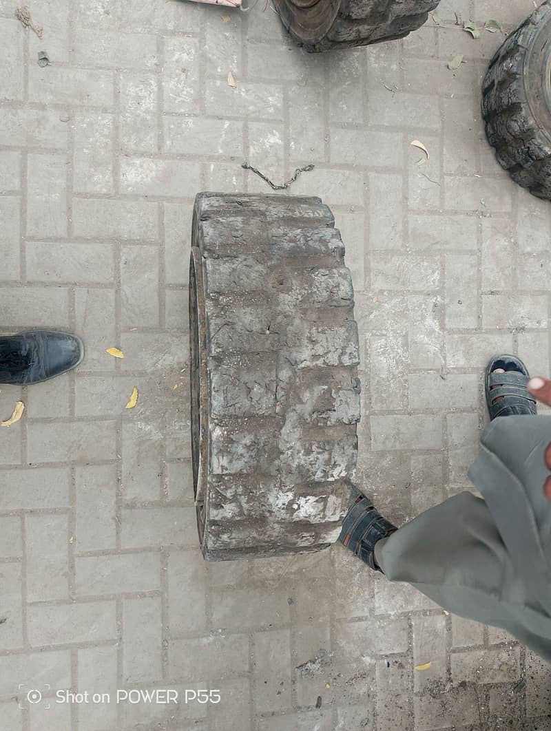 lifter tyre 4