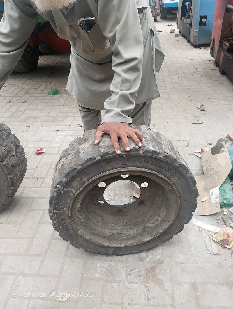 lifter tyre 8