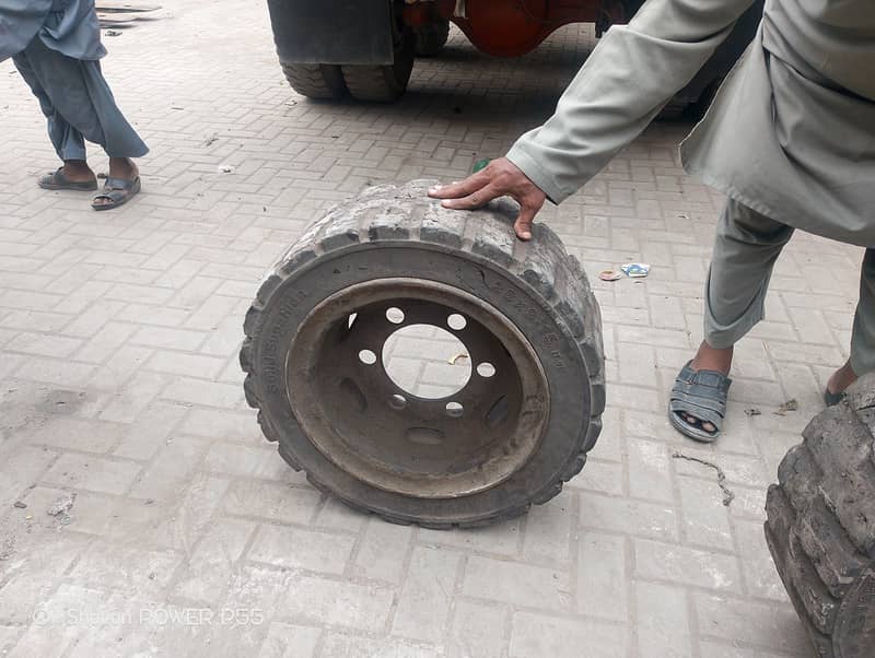lifter tyre 9