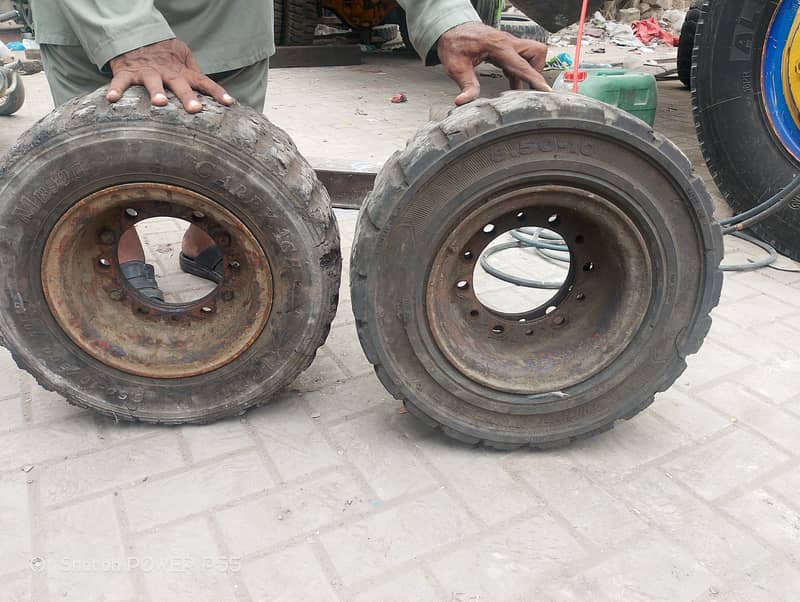 lifter tyre 11