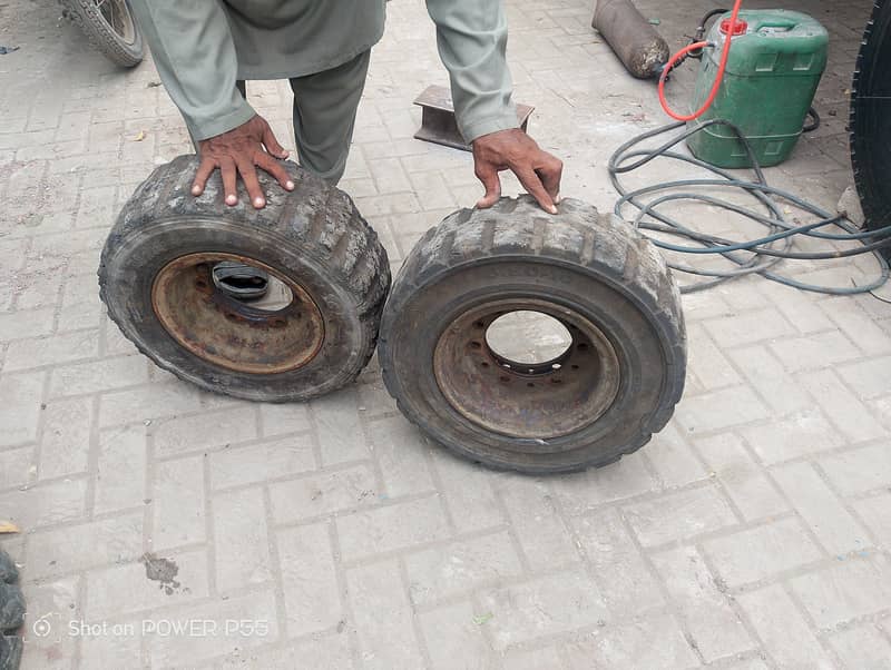 lifter tyre 12