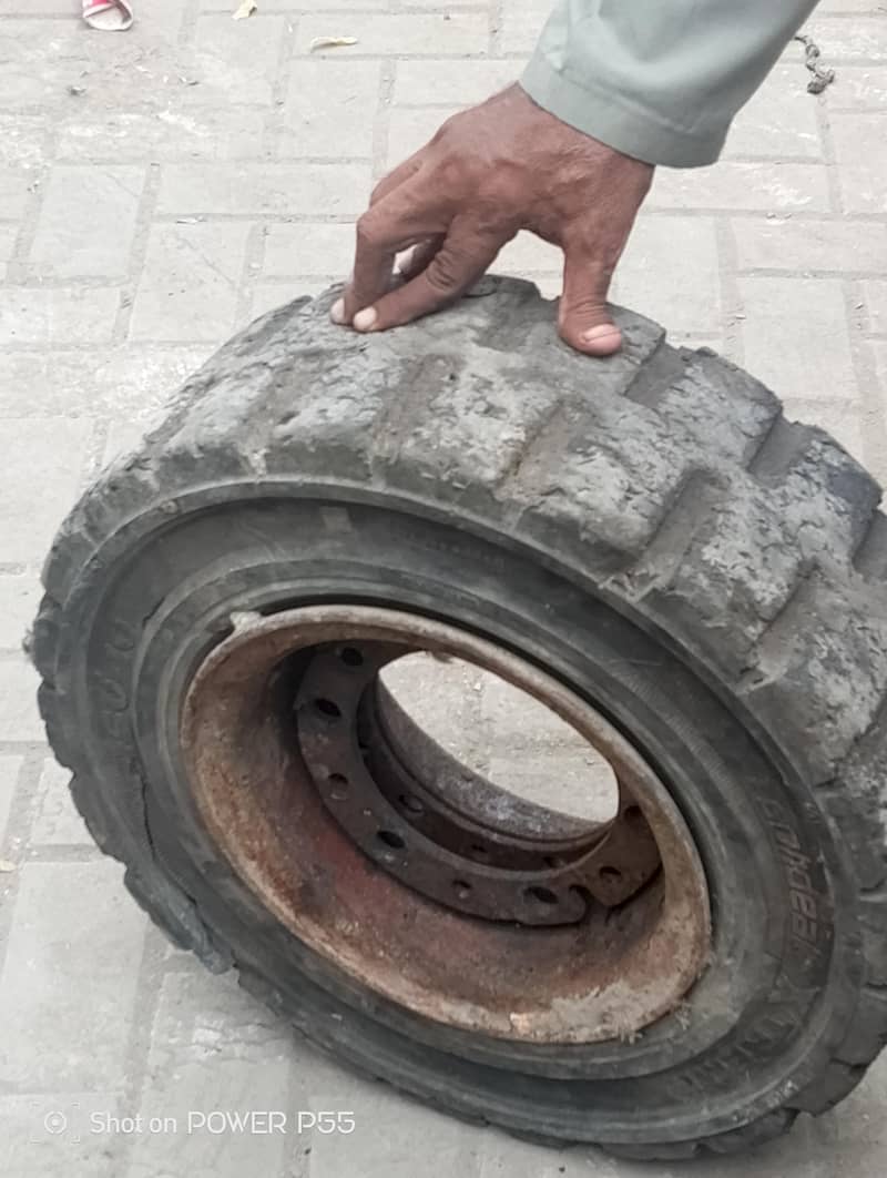 lifter tyre 14