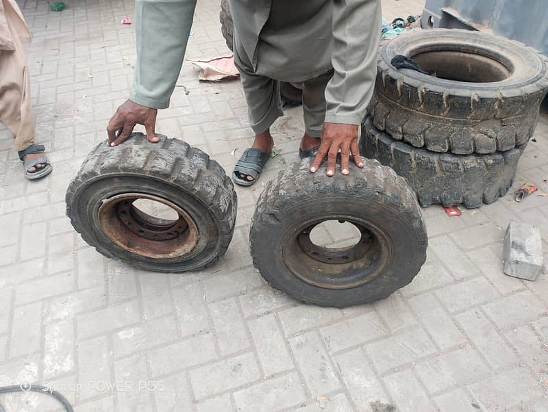 lifter tyre 16