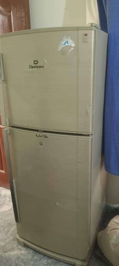 Dawlance Medium Size Refrigerator Stand & Stabilizer Included