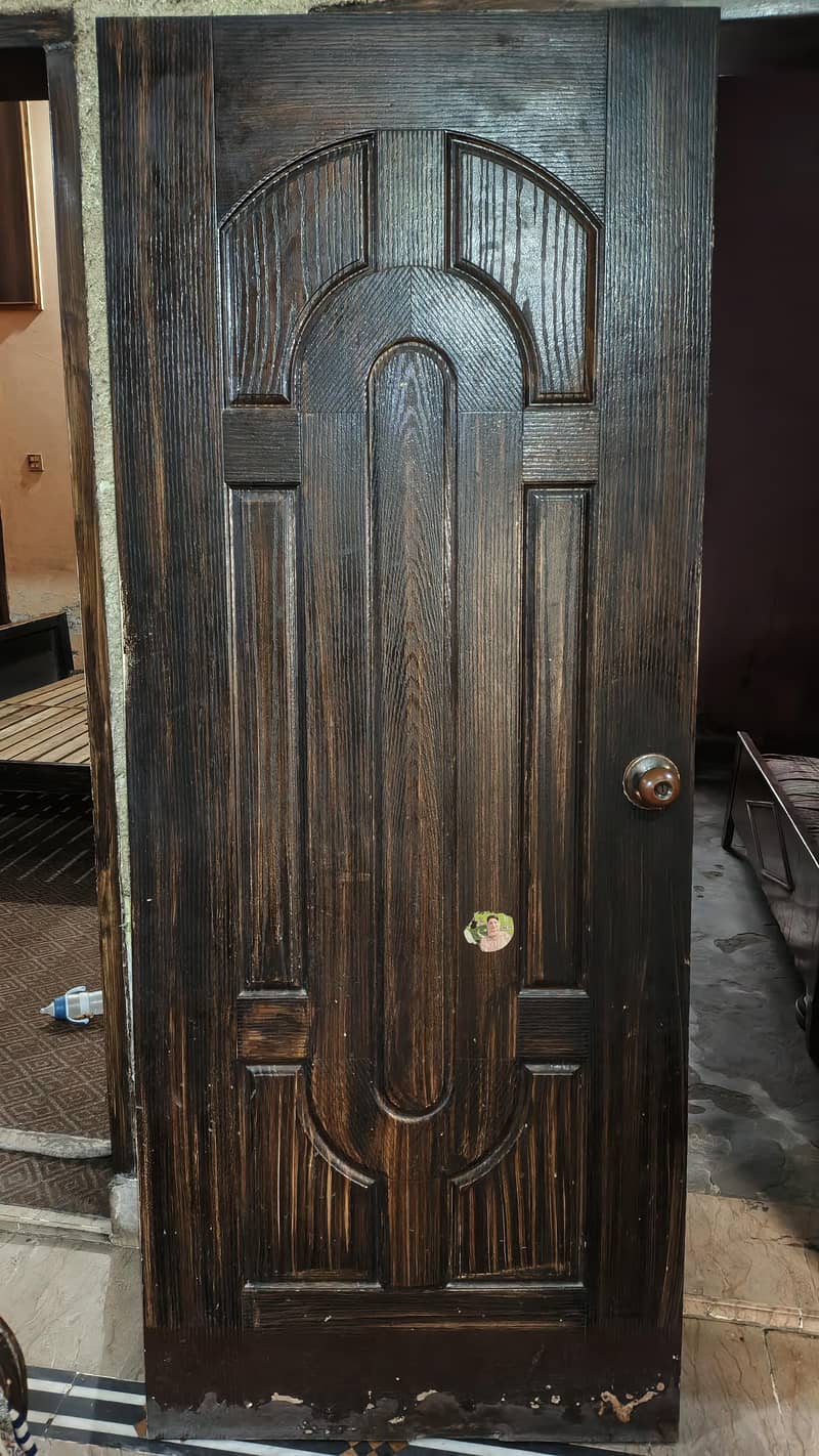 ROOM DOOR 0