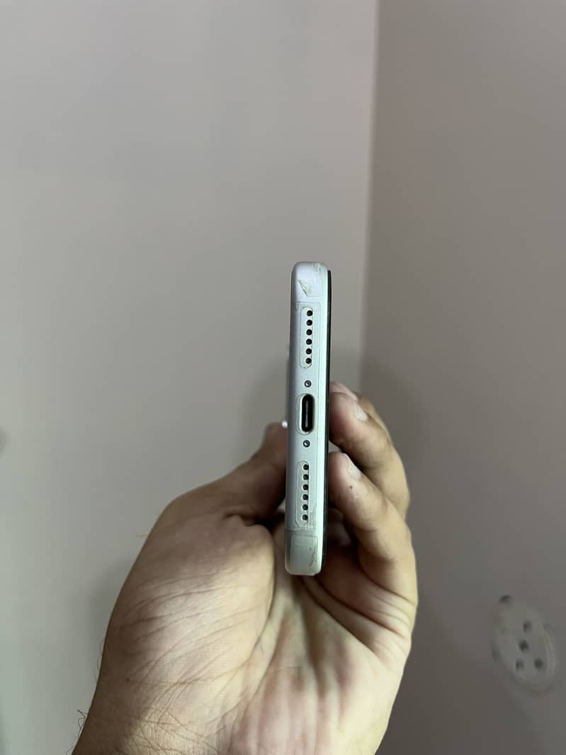 iPhone 17 Pro Max JV 4