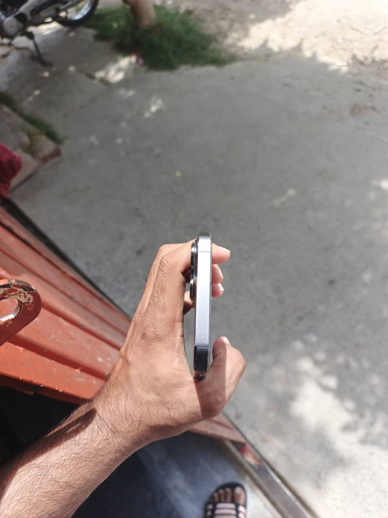 Apple iPhone 13 Pro Max 5