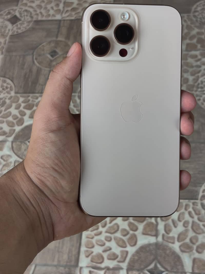 Apple iPhone 16 Pro Max 0