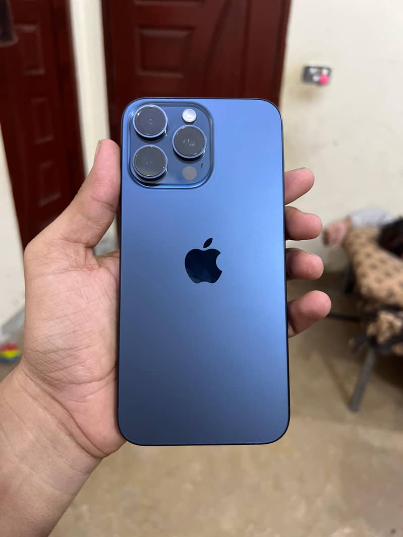 Apple iPhone 15 Pro Max 0