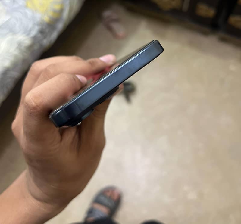 Apple iPhone 15 Pro Max 4