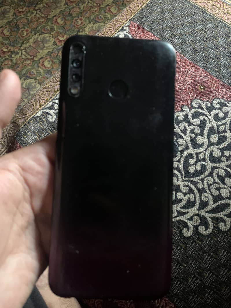 Tecno Spark 4 0