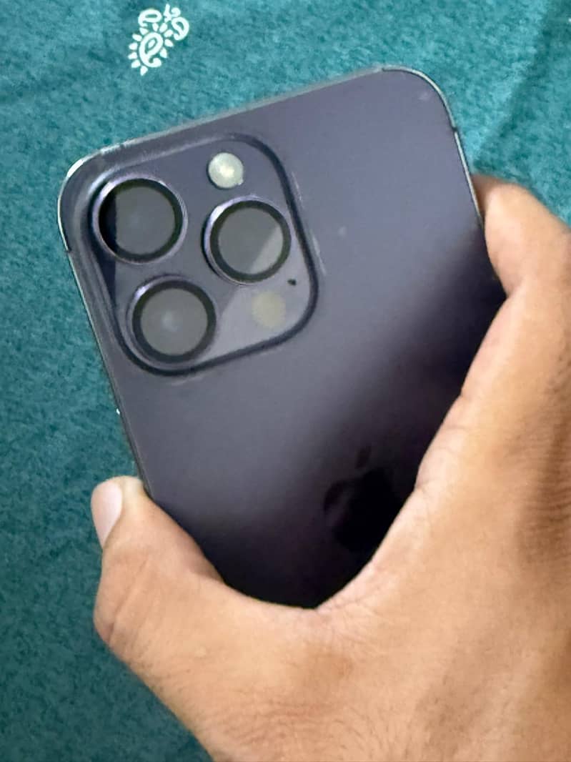 Apple iPhone 14 Pro Max 1