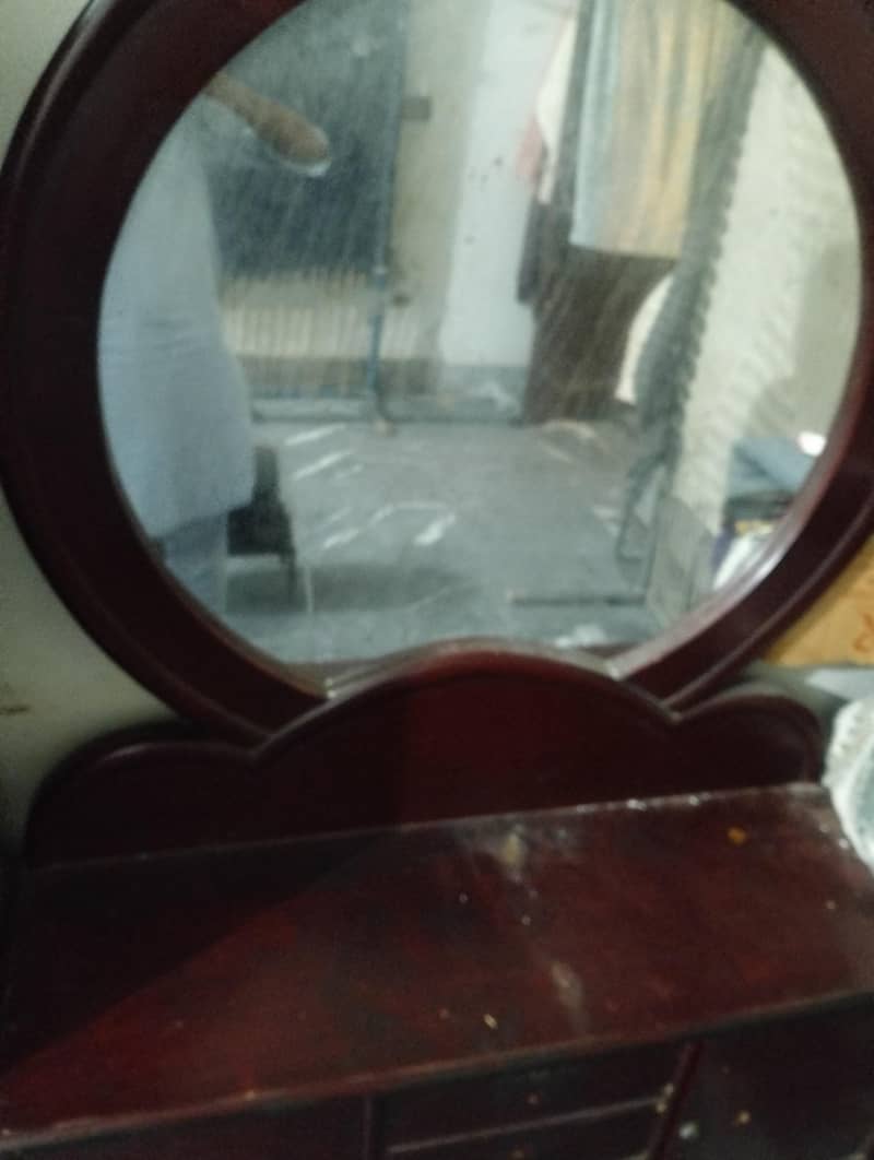 dressing mirror  almari 1