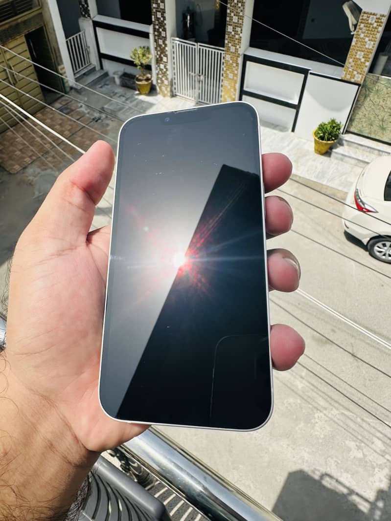 Apple iPhone 13 0