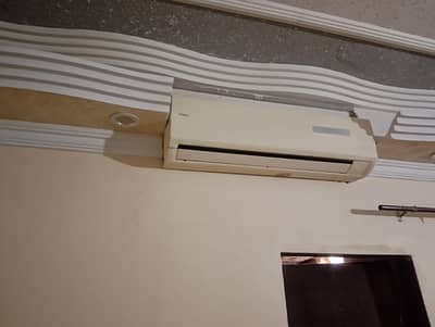 Urgent Sale : 1.5 Ton Haier Split Ac At Very Low Price