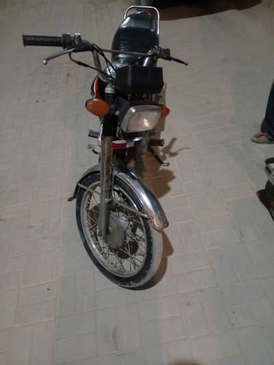 Black Honda 125