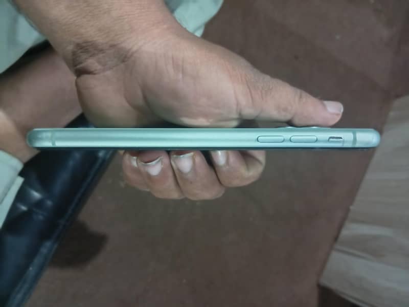 Apple iPhone 11 6