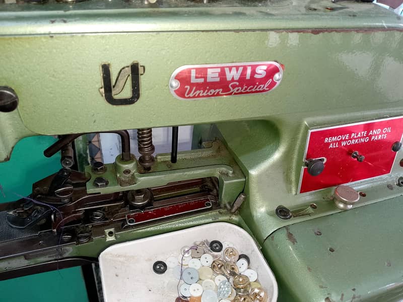 Button sewing machine/ بٹن لگانے کی مشین 1