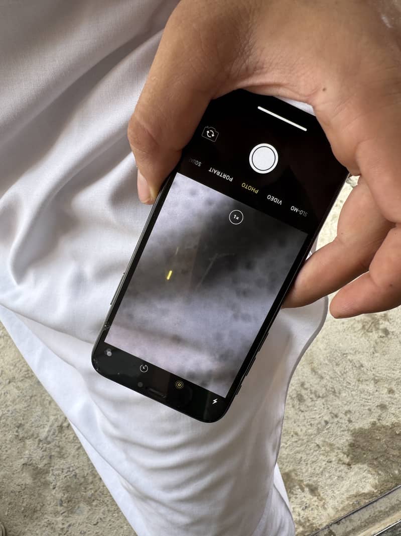 Apple iPhone X 4