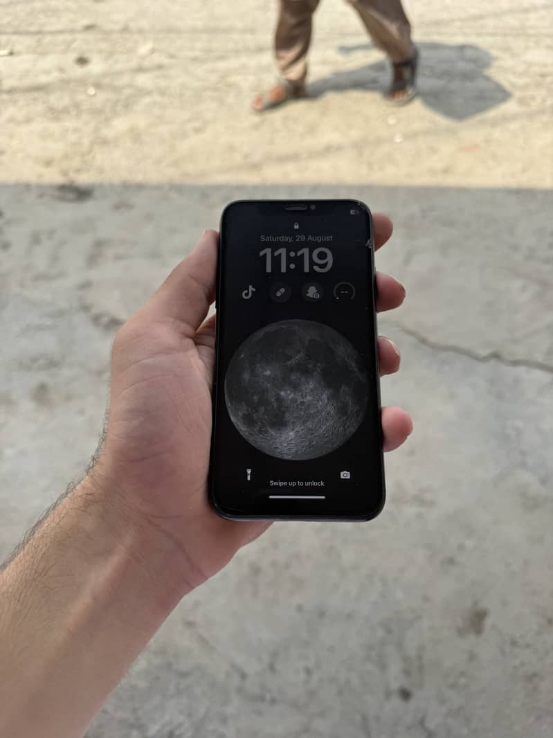 Apple iPhone X 5