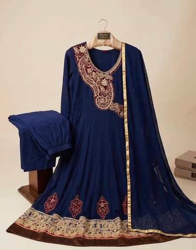 Formal partywear