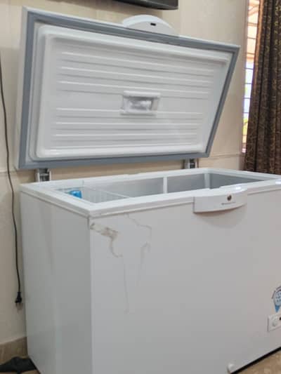 Deep Freezer DF 400 inverter  Barnd New  5 Month used  03181114114