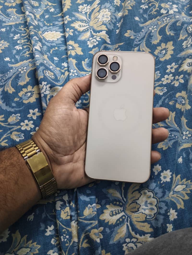 Apple iPhone 12 Pro Max 4